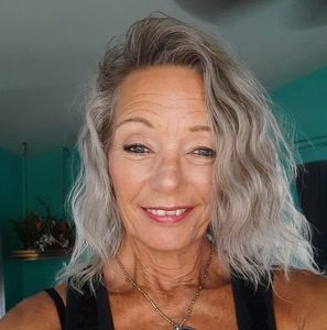 Meet your Posher, Dana